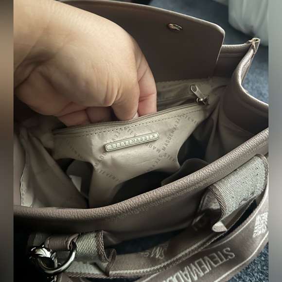 Steve Madden crossbody - Picture 4 of 6
